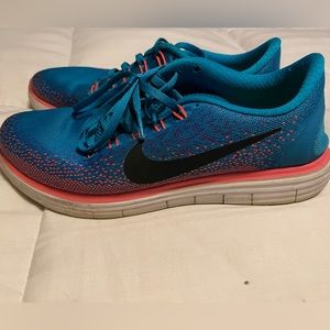 Nike Free RN Distance athletic shoes